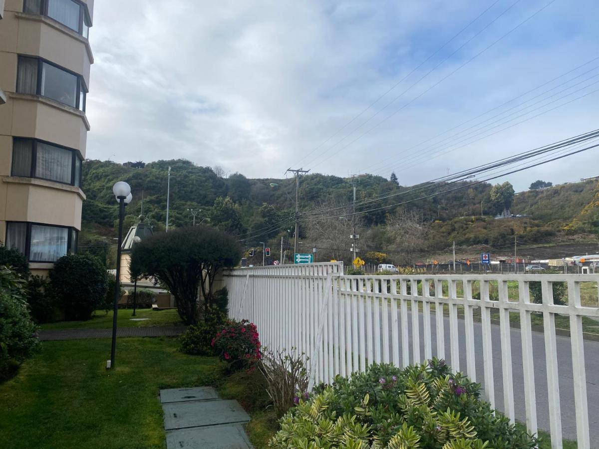 Centrico Depto 2 Habitaciones En Pto Montt Con Estacionamiento Puerto Montt Exteriör bild
